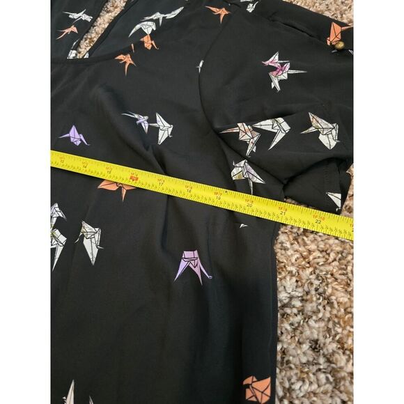Torrid Black Crane Georgette Bow Back Blouse Size 00 L-XL Origami Whimsical - Picture 7 of 7
